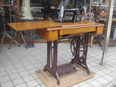 Janome ジャノメ製 家庭用足踏みミシン