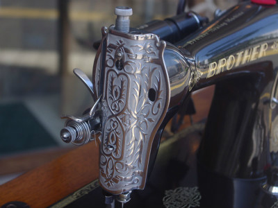 BROTHER ブラザー製 ライト付 家庭用足踏みミシン