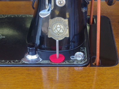 BROTHER ブラザー製 ライト付 家庭用足踏みミシン