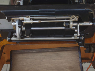 BROTHER ブラザー製 ライト付 家庭用足踏みミシン