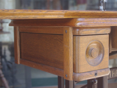 BROTHER ブラザー製 ライト付 家庭用足踏みミシン