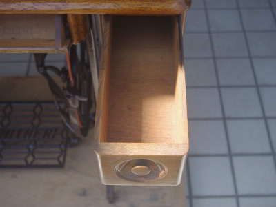 BROTHER ブラザー製 ライト付 家庭用足踏みミシン