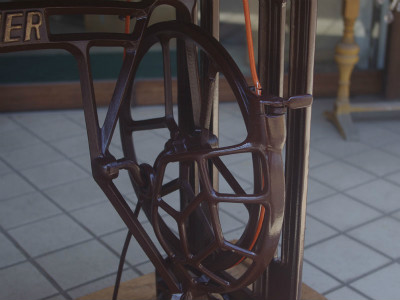 BROTHER ブラザー製 ライト付 家庭用足踏みミシン