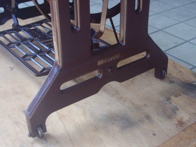 BROTHER ブラザー製 ライト付 家庭用足踏みミシン