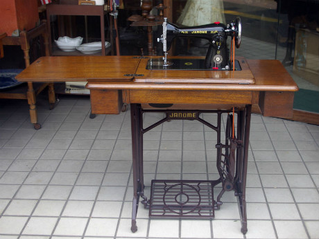 Janome ジャノメ製 家庭用足踏みミシン