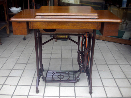 Janome ジャノメ製 家庭用足踏みミシン