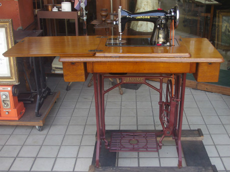 Janome ジャノメ製 家庭用足踏みミシン