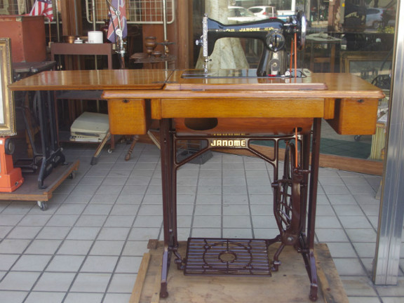 Janome ジャノメ製 家庭用足踏みミシン