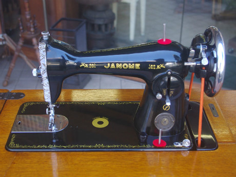 Janome ジャノメ製 家庭用足踏みミシン