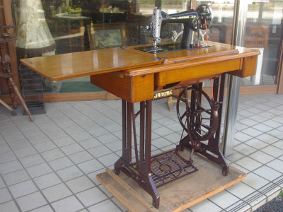 Janome ジャノメ製 家庭用足踏みミシン