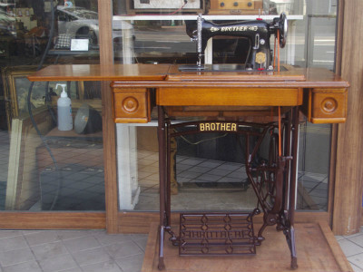 BROTHER ブラザー製 家庭用足踏みミシン
