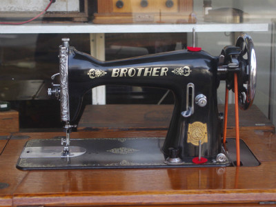 BROTHER ブラザー製 家庭用足踏みミシン