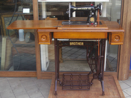 BROTHER ブラザー製 家庭用足踏みミシン