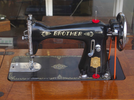 BROTHER ブラザー製 家庭用足踏みミシン