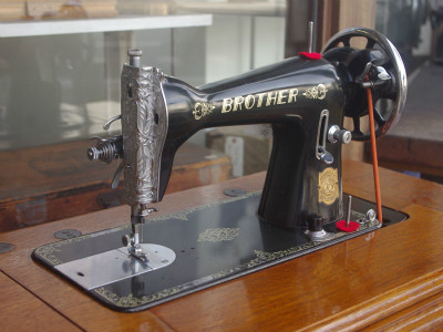 BROTHER ブラザー製 家庭用足踏みミシン