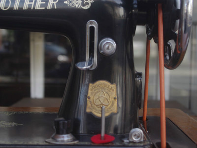 BROTHER ブラザー製 家庭用足踏みミシン