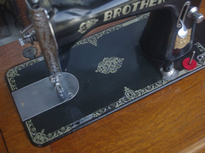 BROTHER ブラザー製 家庭用足踏みミシン