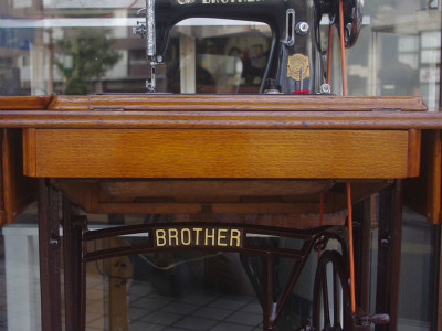 BROTHER ブラザー製 家庭用足踏みミシン