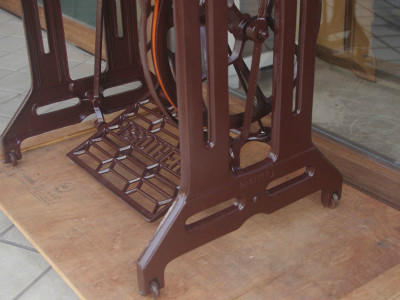 BROTHER ブラザー製 家庭用足踏みミシン