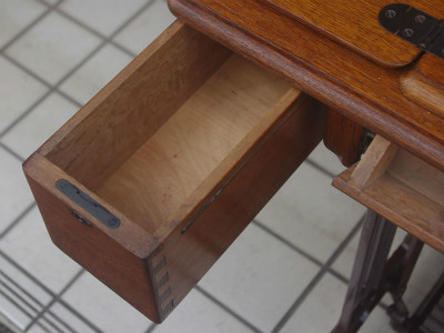 Janome ジャノメ製 家庭用足踏みミシン