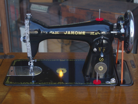 Janome ジャノメ製 家庭用足踏みミシン