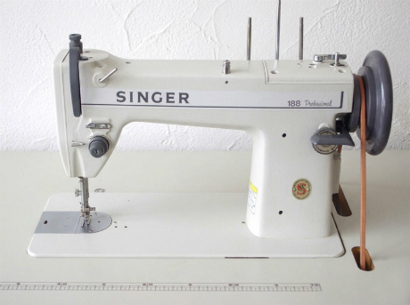 SINGER 188 professional 希少な白！シンガー製 職業用足踏みミシン