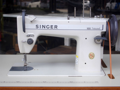 SINGER 188 professional 希少な白！シンガー製 職業用足踏みミシン