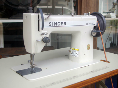 SINGER 188 professional 希少な白！シンガー製 職業用足踏みミシン