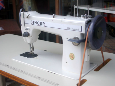 SINGER 188 professional 希少な白！シンガー製 職業用足踏みミシン