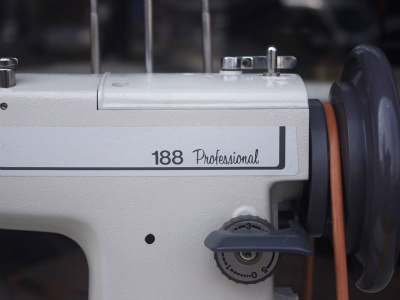 SINGER 188 professional 希少な白！シンガー製 職業用足踏みミシン