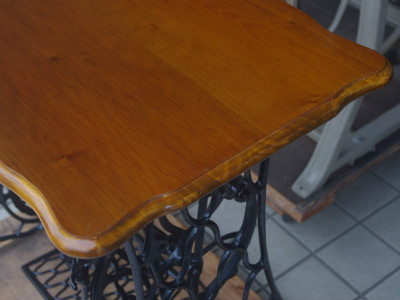 SINGER シンガー足踏みミシンの鉄脚テーブル