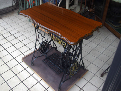 SINGER シンガー足踏みミシンの鉄脚テーブル